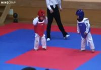 Lapset ottaa Taekwondo matsia