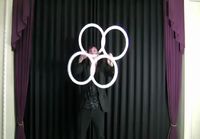 Contact juggling with rings