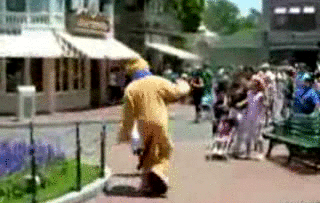 Plutolla meni hermot - Mukava päivä Disneylandissa.