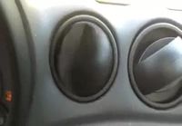 Ilmastointiluukku autossa
