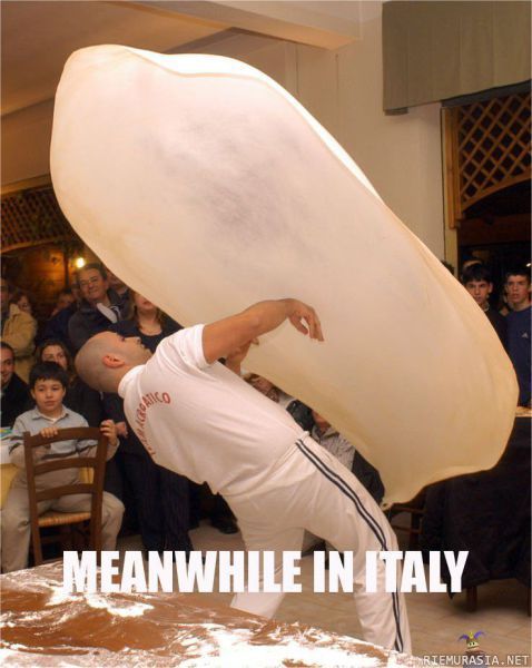 Italiassa.. - pizzan pyörittelyä