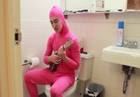 Pink Guy laulaa friendzonesta