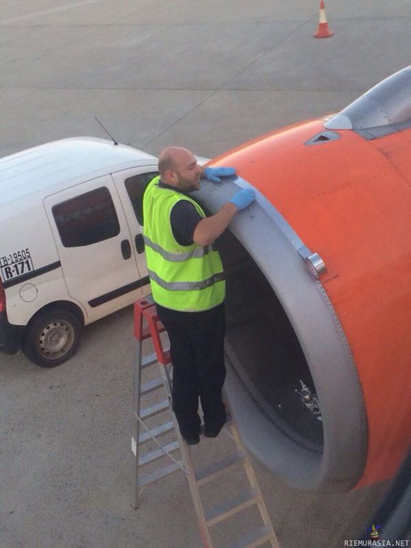 Lentokoneen korjausta - Asioita joita on kiva nähdä ennen lentoonlähtöä