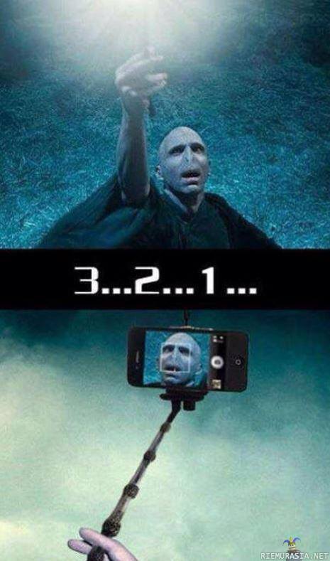 Selfiekeppi - Voldemort siirtynyt 90-luvulta nykypäivään.
