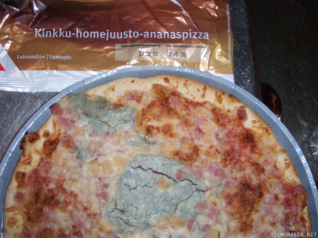 Mikropizza - Saarioisen kumipizzan homejuusto on parasta laatua : )