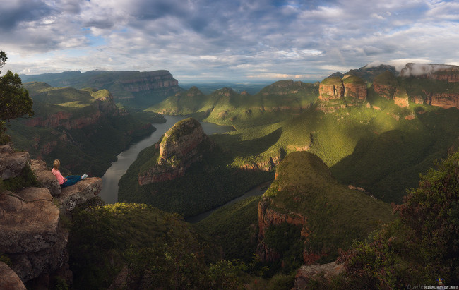 Näköalat - Blyde River Canyon, Mpumalanga, Etelä Afrikka. Kuvaajana Daniel Korzhonov. 
(klikatkaa suuremmaksi)