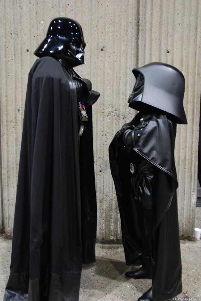 Dark Helmet tapaa Darth Vaderin - [astmaattista puhinaa]