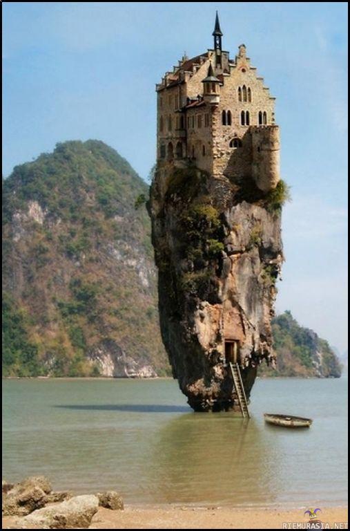 Kiva talo :) - Talo rakennettu kiven päälle keskelle vettä :)