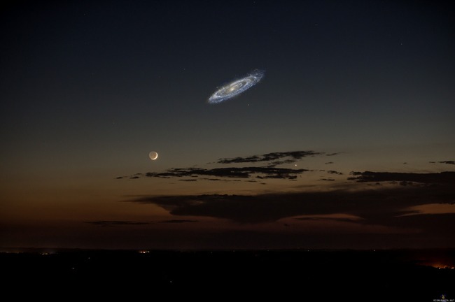 Mikäli Andromeda näkyisi paljaalla silmällä. - Naapurigalaksin todellinen koko tähtitaivaalla.