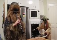Chewbacca ja Yoda jammailee keittiössä