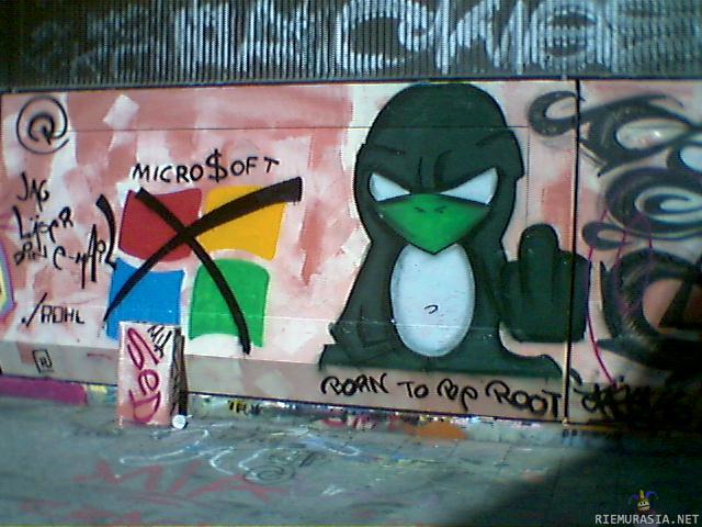 Nörtit tehneet graffiteja.. - tux ownaa