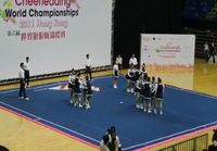 Japanilaisia cheerleadereitä