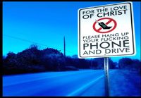 Kännykän käyttö kielletty tien päällä