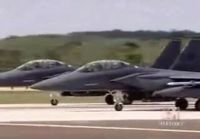 F-15 laskeutuu yhdellä siivellä 