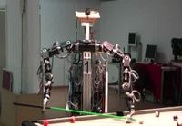 Robotit pelaa biljardia