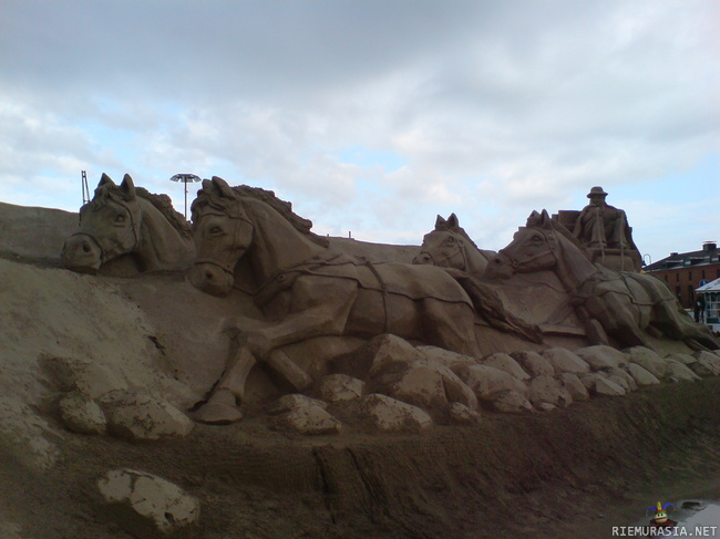 Hiekkataidetta1 - Lappeenrannan kesän hiekkalinnasta