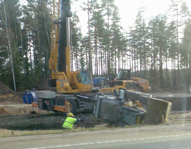 Traktori - 6.tien levennystyöt sujuvat mallikkaasti