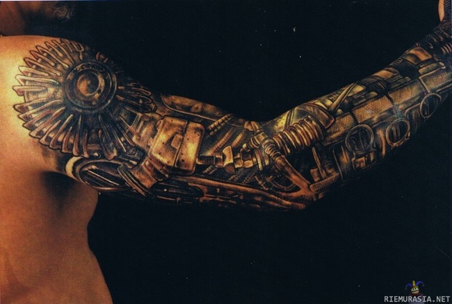 Tatuointi - Käsivarsi mallia T-800