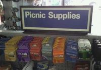 Piknikille tarvikkeita