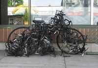 Montako lukkoa tarvitaan pitämään polkupyörävaras irti pyörästä?