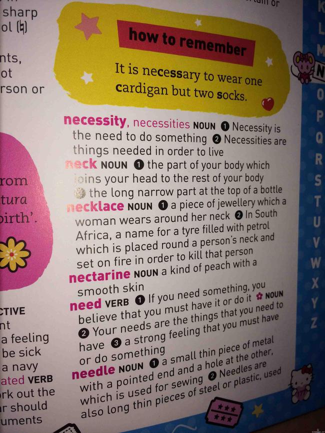 Hello Kittyn sanakirjan määritelmä kaulakorulle - Vissiin jääny oikoluku tekemättä. 