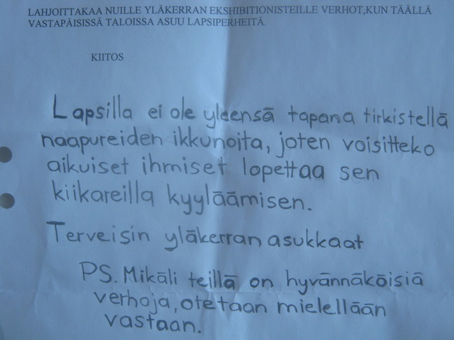 Viesti naapurilta - Alakerran ilmoitustaululle oli ilmestynyt viesti. 