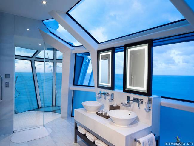 Merellinen kylpyhuone - Miettikää miten hienoa oliskaan käydä paskalla tuolla ja katsoa samalla aavaa merta.