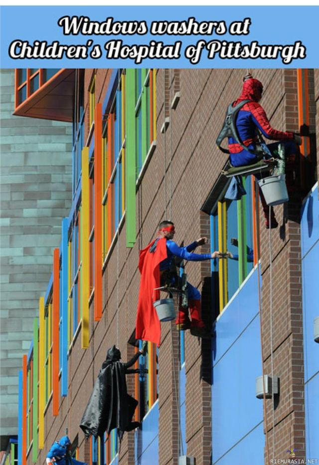 ikkunanpesijät - Pittsburghissa, ikkunanpesijät pukeutuivat supersankareiksi pestessään lastensairaalan ikkunoita.