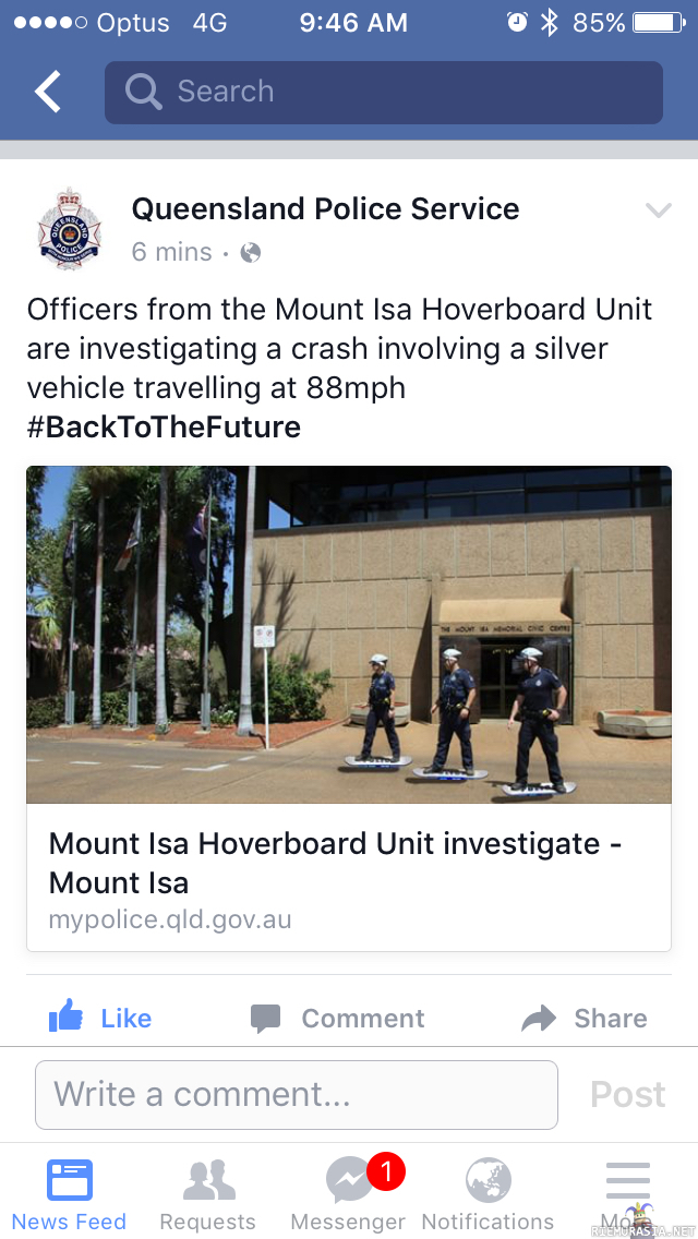 Queenslandin poliiseilla on tilanne päällä - Hopeanvärinen auto on joutunut onnettomuuteen ja hoverboard yksikkö menee tarkastamaan tilannetta