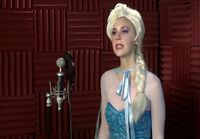 Elsa laulaa Frozen kakkosen