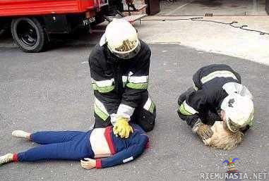 Paramedic - you can stop boys i think we lost her..