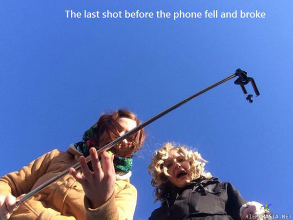 Puhelimen viimeinen kuva ennen rikkoutumista - Selfiekeppi ei ollut kiinnitetty oikeaoppisesti puhelimeen niin tässä on tulos