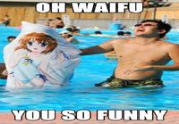 Waifun kanssa uimassa