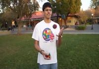 Rubiikin kuutioiden ratkaiseminen jonglööratessa