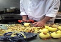 Omenoiden kuorimista kätevästi