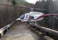 Helikopterilla sillalle