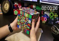 Maailman vaikeimman Rubikin kuution ratkaiseminen