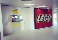 Legon päämajan sisäänkäynti