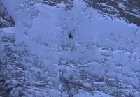 Sveitsiläinen kiipeilijä valloittaa vuoria pelkkien hakkujen avulla