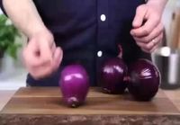 Jamie Oliver pilkkoo sipulia