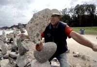 Kivien pinoamista