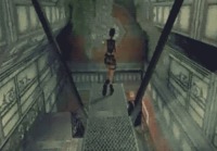 Lara Croft leikkii Ezio Auditorea