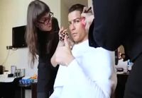 Ronaldo kikkailee maskeerattuna