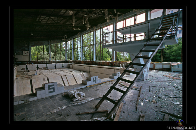Uima-allas pripyatista - Noin 20vuotta tšernobylin onnettomuuden jälkeen on muuten tavattu myös COD 4 pelissä