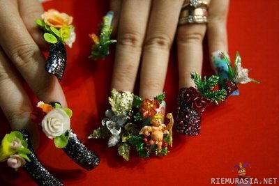 Nail art - Missä menee naisten kynsihöpötysten raja??