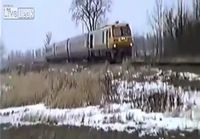 Junankuljettaja hyppää ulos ennen törmäystä