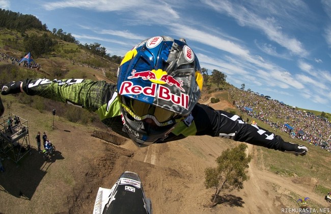 I believe i can fly! - Redbull antaa siivet