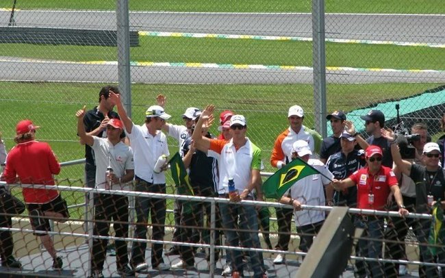 Räikköstäkin kiinnostaa - Brazilian GP driver&#039;s parade 